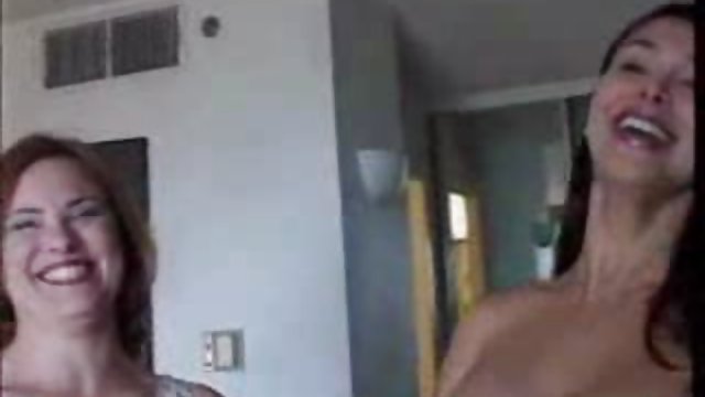 Seks s ruskom prljavom djevojkom na sex tube trio kameri