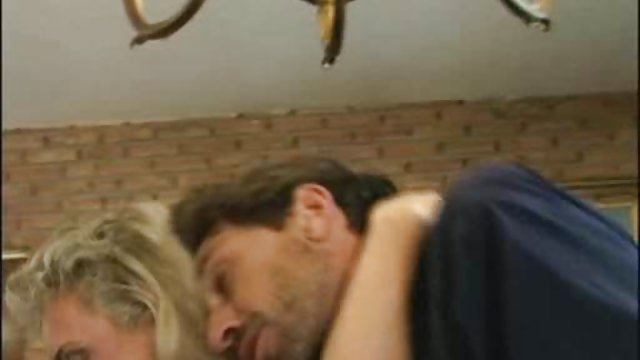 Fotograf seks xxx 18 je napravio analni kasting za manekenku