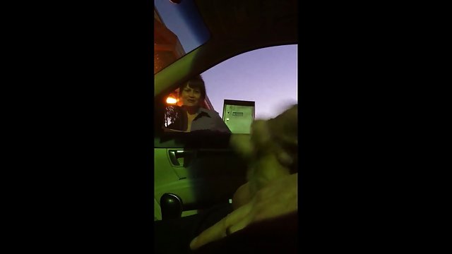 Mama zadirkuje grašak mama son seks sa zrelim trenerom