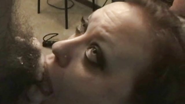 Iru seks video xxx je pogodila ćelavu rupu nakon pušenja i sperma na tits