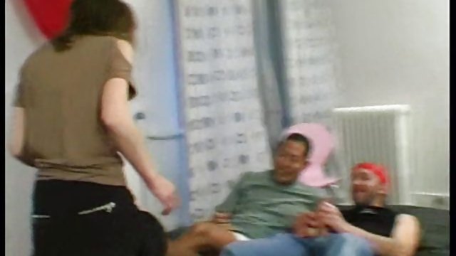 Romantični božićni besplatni sek brunette solo