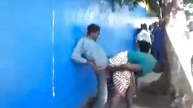 Jeben mladu kuju u seks dp suknji u anusu