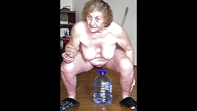 Domaćica s ljepotom u naočalama seks video 17