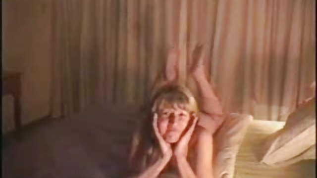 Bračni par iz Ryazana odredio sek tube porno je prvu bračnu noć