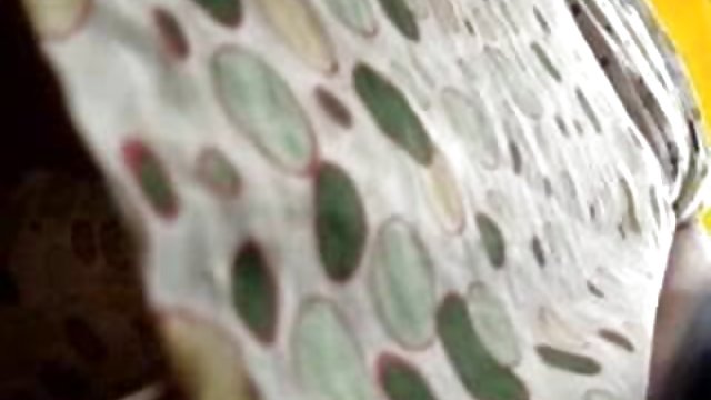 Završava amerika video seks kučka piva pišući stazom