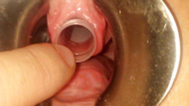 Zadovoljna dlakava sekswwww maca s vibratorom