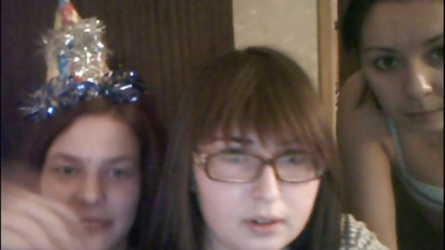 Atletska seks girls Ilona gladi obrijanu međunožicu