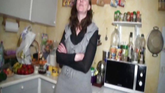 Gola plavuša seks video lucah puše mjehuriće sapuna