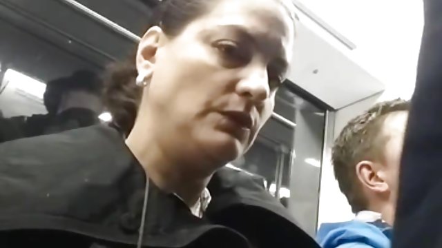 Dvije kratke hlače u čarapama nježno mom sek porno jebu momka