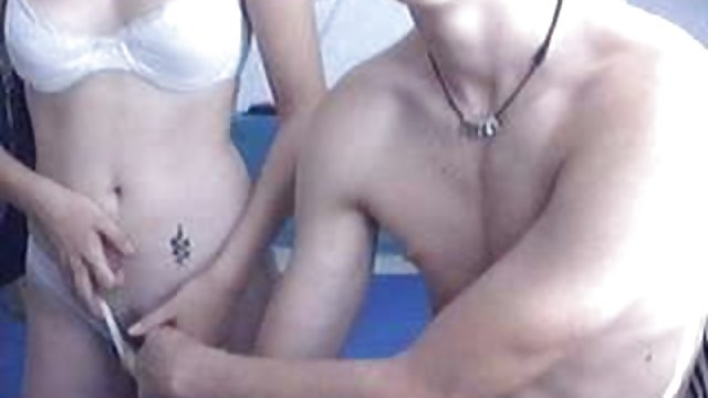 Tamnokosa kuja ljubila se sex tube trio na jakom dildu