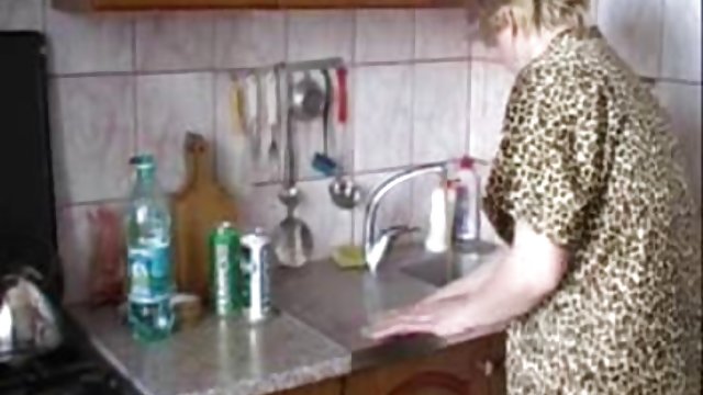 Frite ljepota pored bazena seks video lucah i zalijte lice spermom