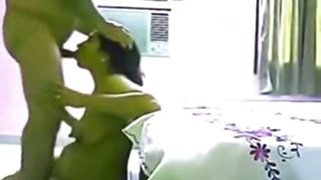 Merkantilna barmenica Alicia Kent nije odbila novac super seks xxx i seks
