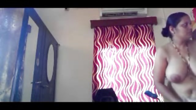 Skinuo sam hlače kako tube seks video ne bih ometao trzanje